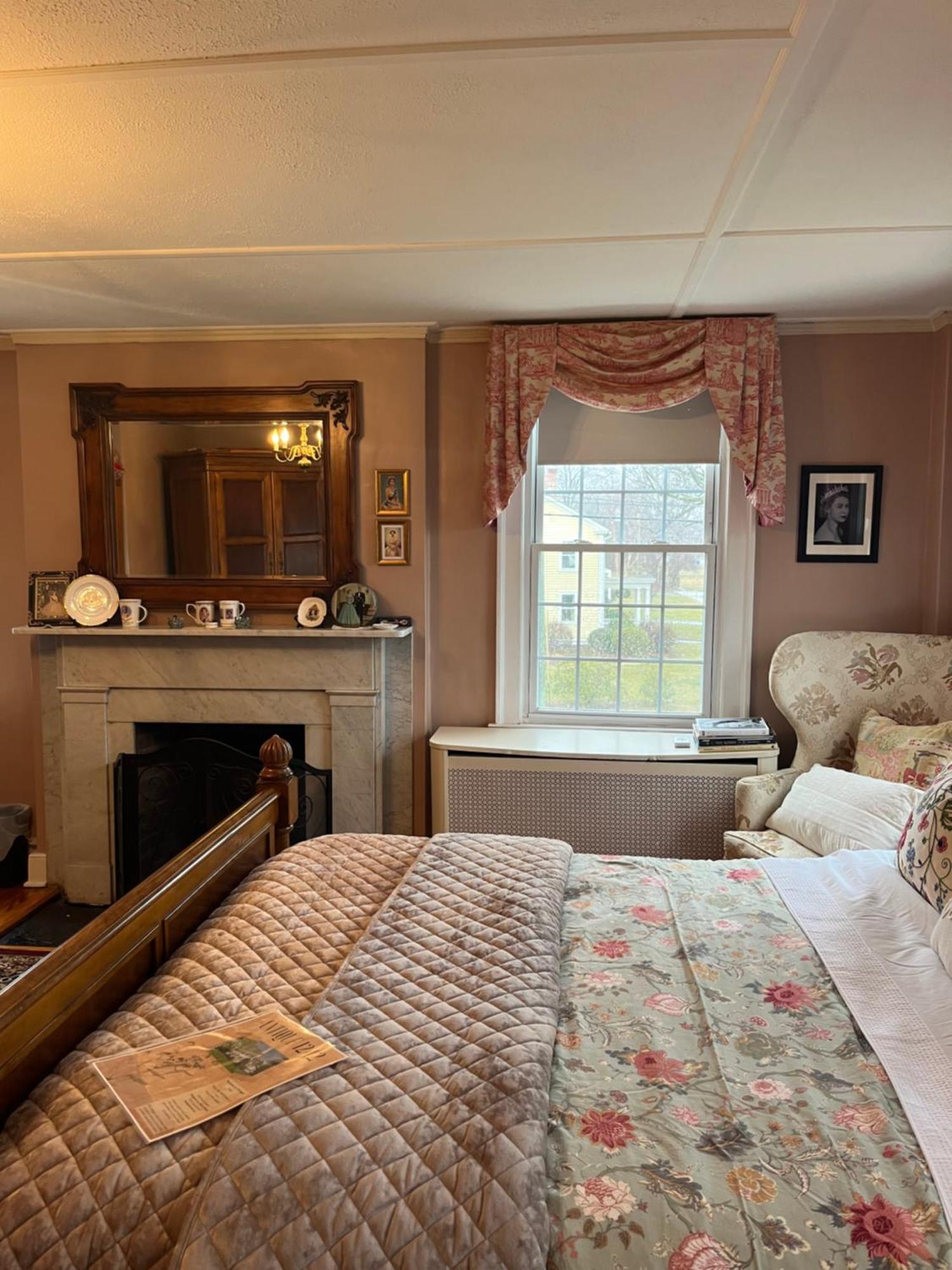 Antique1242 British Bed & Breakfast Энфилд Экстерьер фото