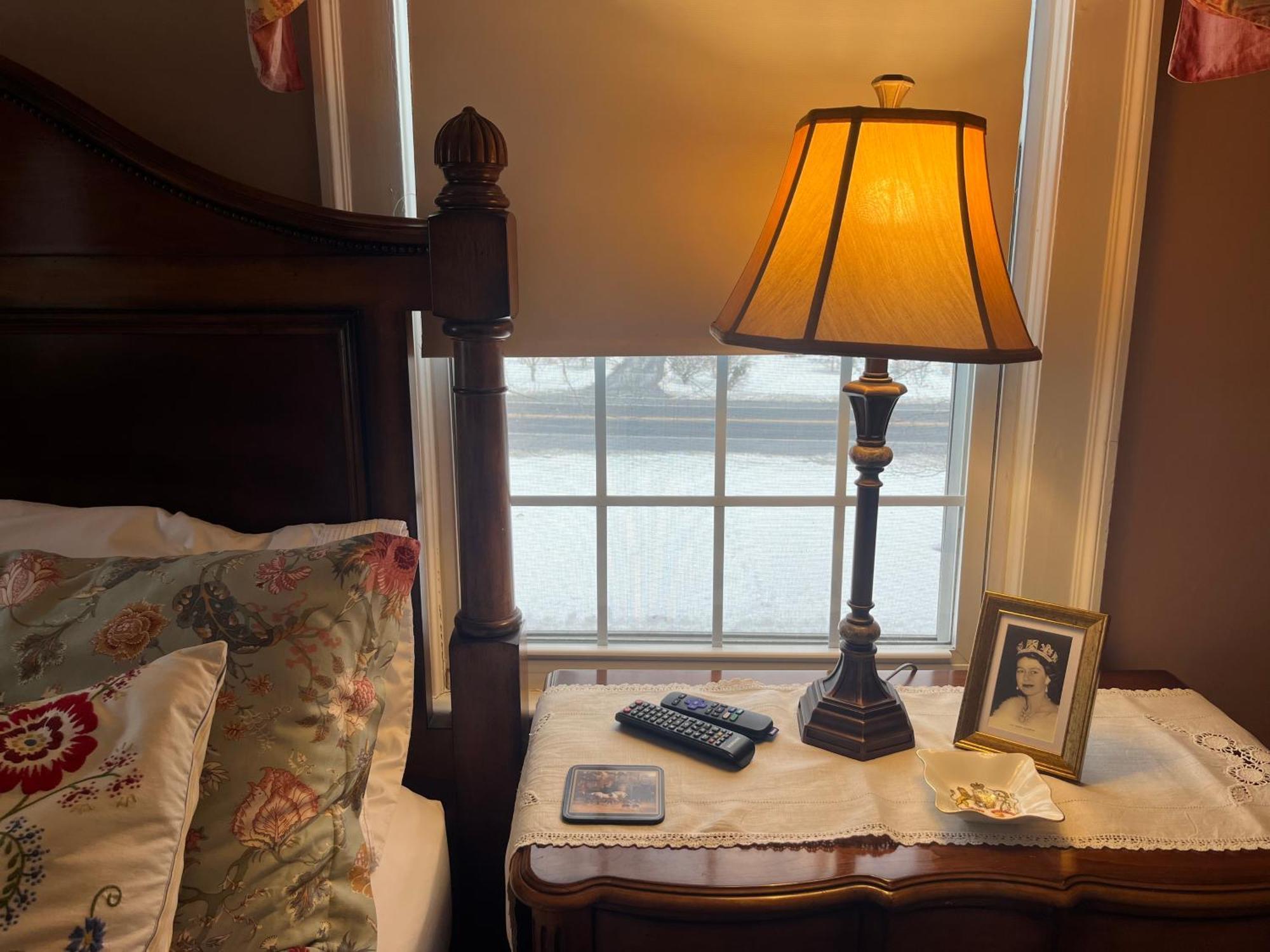 Antique1242 British Bed & Breakfast Энфилд Экстерьер фото