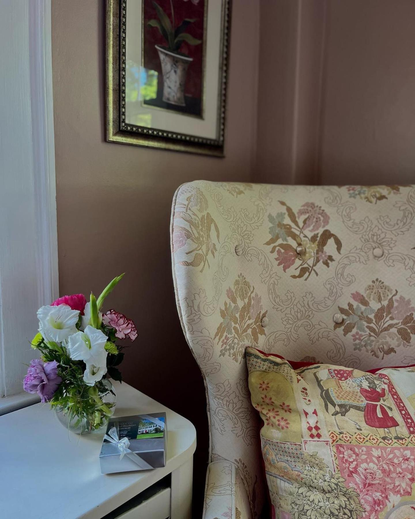 Antique1242 British Bed & Breakfast Энфилд Экстерьер фото